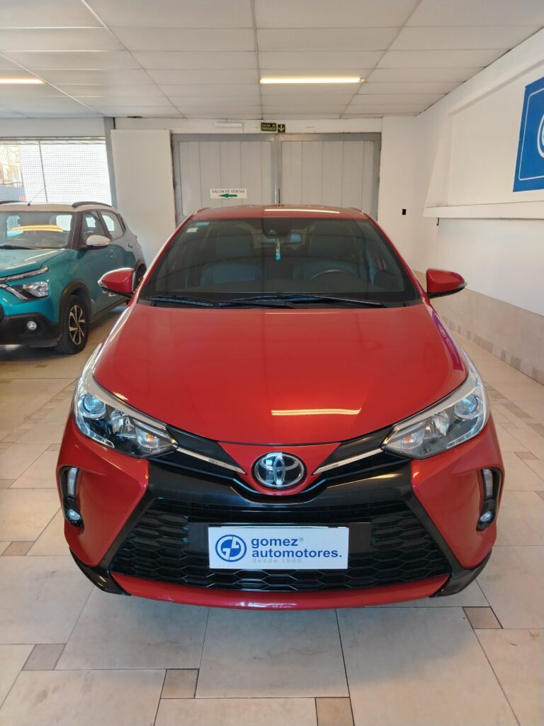 TOYOTA YARIS XLS CVT (Stock virtual)