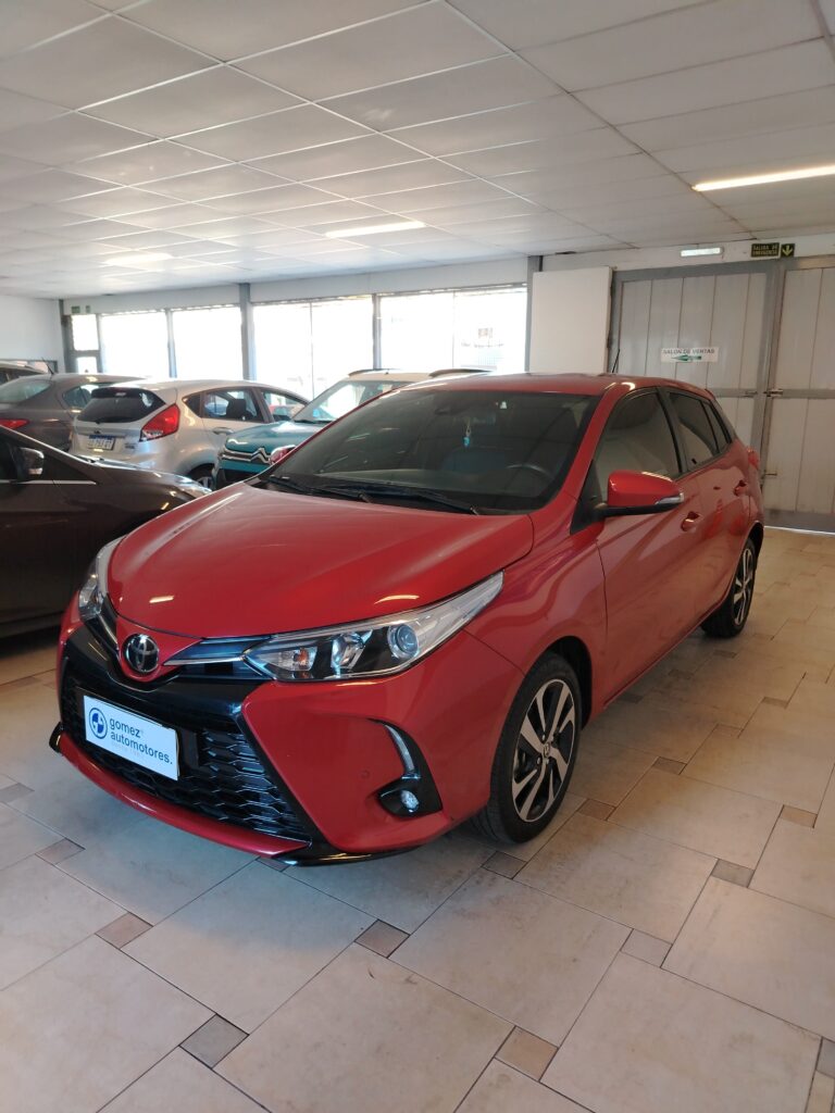 TOYOTA YARIS XLS CVT (Stock virtual)