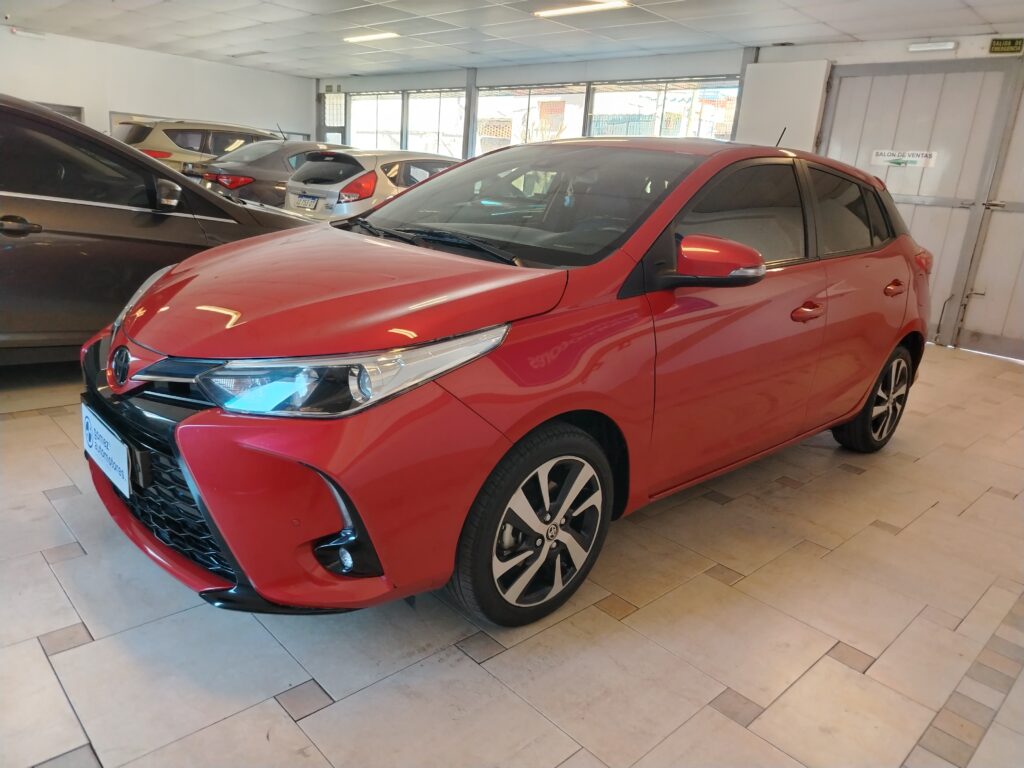 TOYOTA YARIS XLS CVT (Stock virtual)
