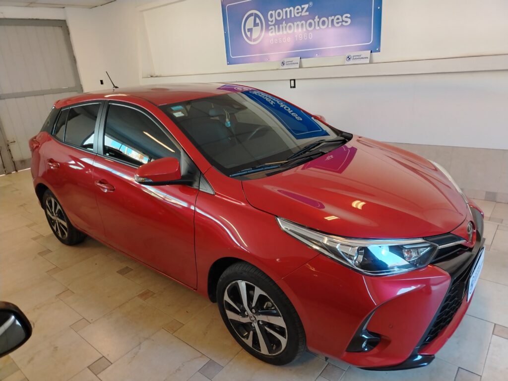TOYOTA YARIS XLS CVT (Stock virtual)
