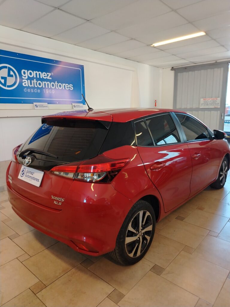 TOYOTA YARIS XLS CVT (Stock virtual)