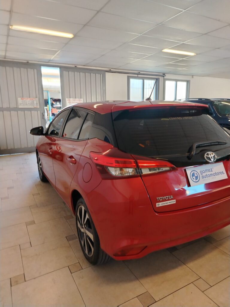 TOYOTA YARIS XLS CVT (Stock virtual)