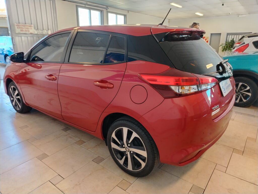 TOYOTA YARIS XLS CVT (Stock virtual)