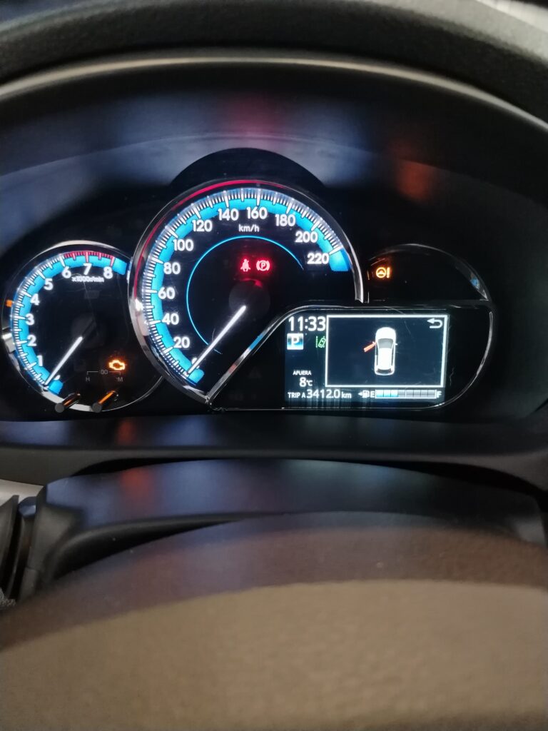 TOYOTA YARIS XLS CVT (Stock virtual)